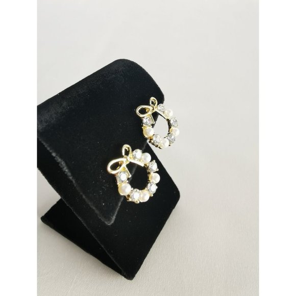 Brand New 14K Gold Plated Faux Pearls Crystal Earrings - Picture 3 of 6